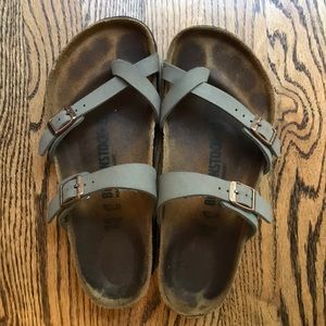 Birkenstock mayari in color “stone”
